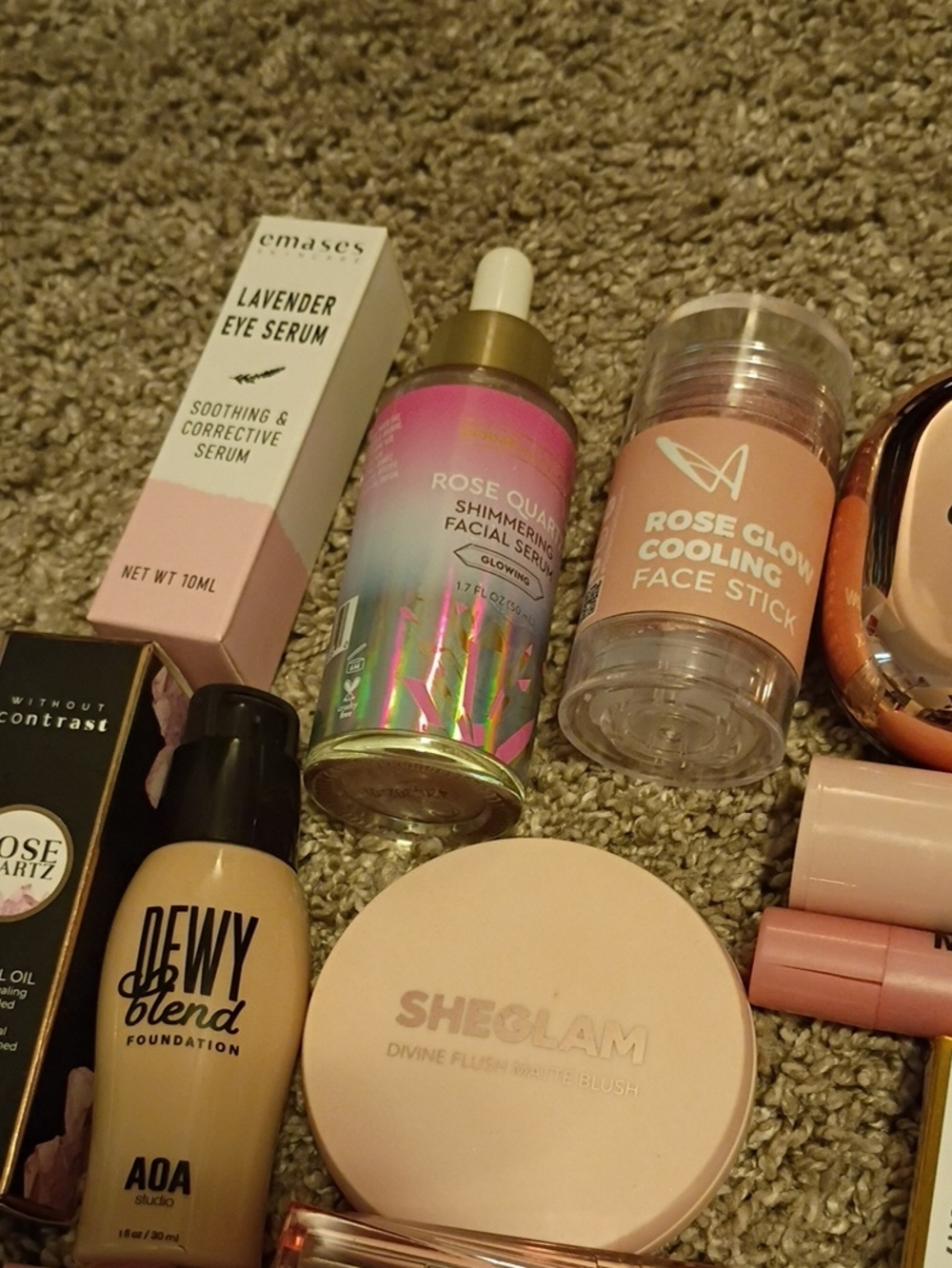 Cosmetics bundle - Picture 3 of 7